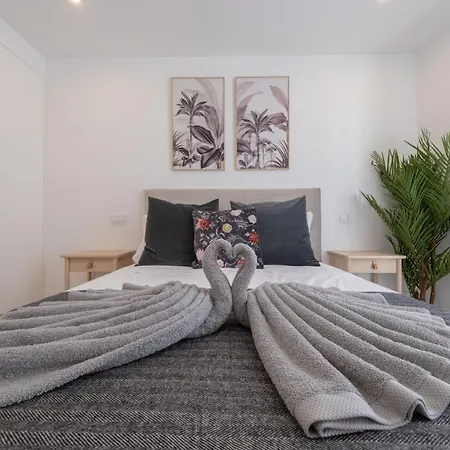 Branca 120 * Porto de Mos (Lagos)